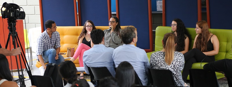 Jóvenes investigadores adscritos a la Facultad de Humanidades, Artes y Ciencias Sociales llevaron a cabo el Primer Encuentro de Semilleros de Investigación de su Facultad.